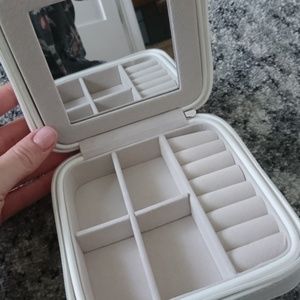 White Leather Velvet lined Mele Jewelry Case